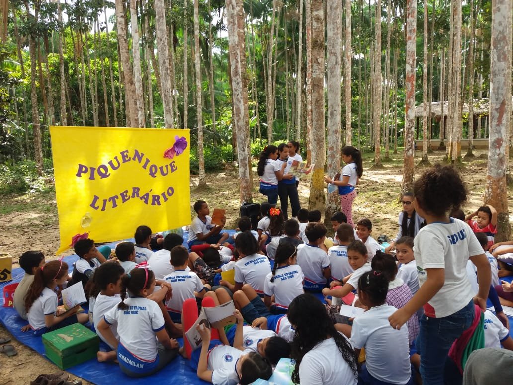 Em Carauari escola estadual alia leitura lazer junto à natureza