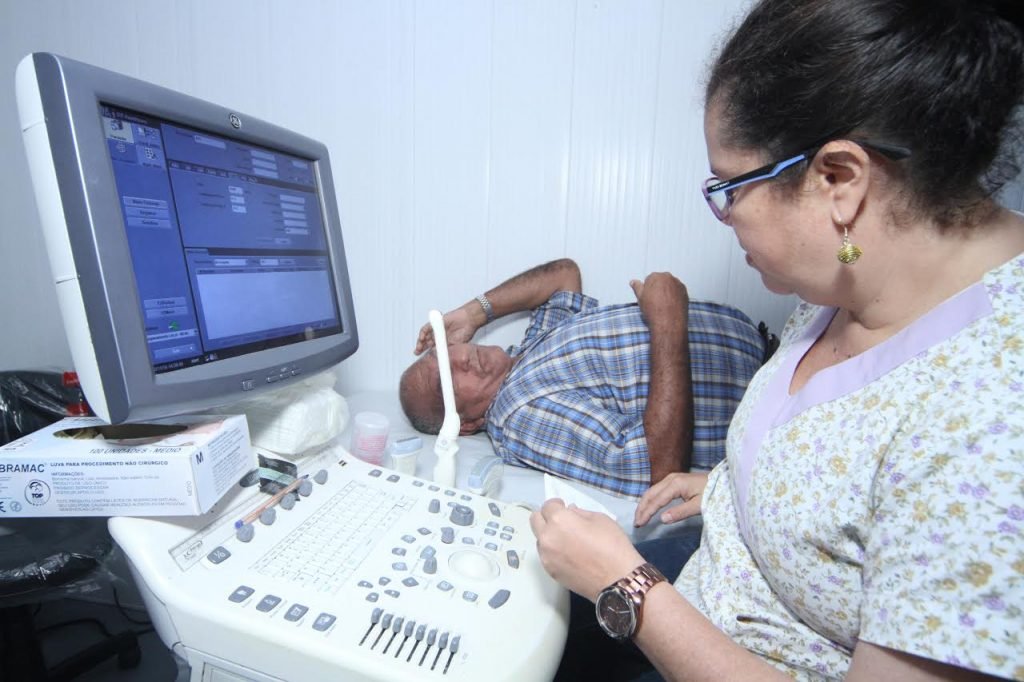 Novembro Azul: Carreta de saúde do homem atende no Japiim