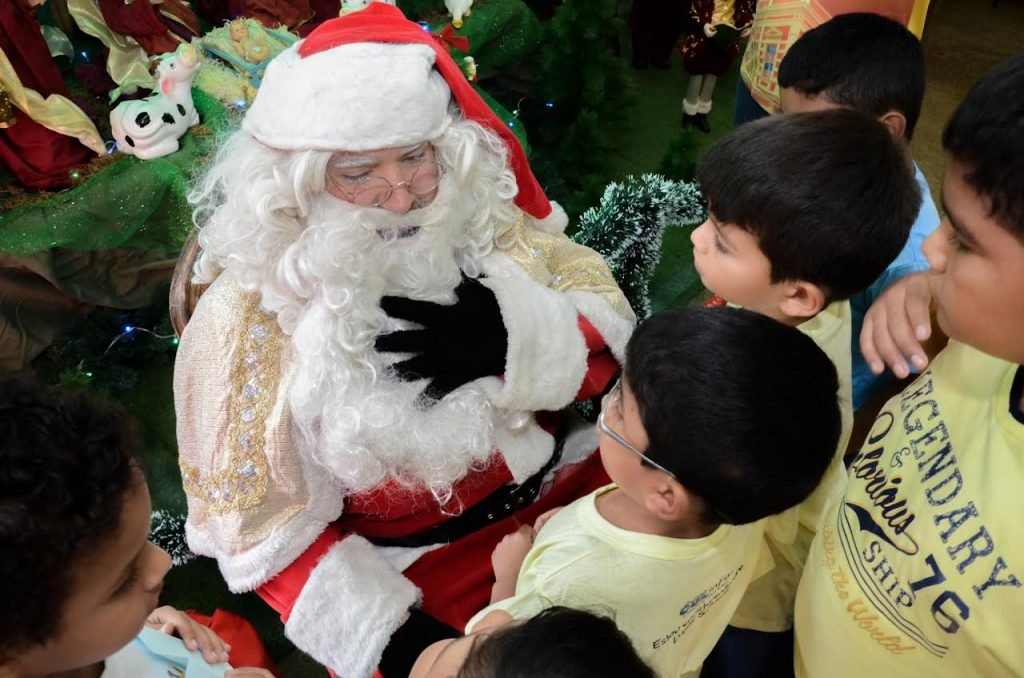 Papai Noel recebe crianças no Centro Histórico neste domingo dia 4