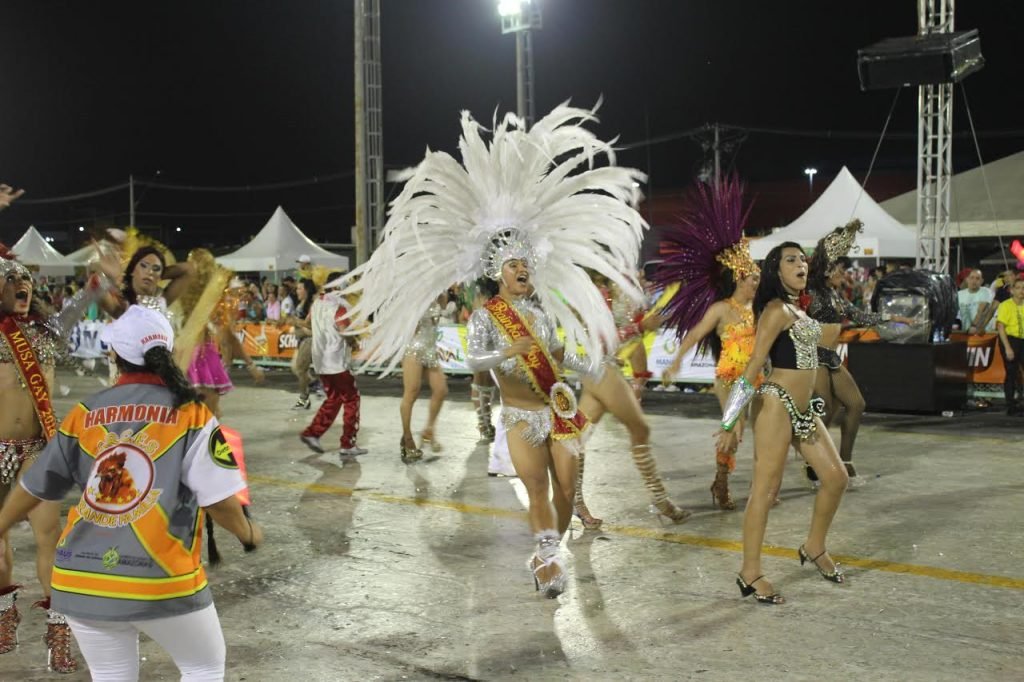 A Grande Família inicia eliminatória para escolher Rainha Gay