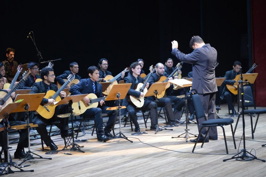 Orquestra de Violões em apresentação especial de Natal do Teatro da Instalação