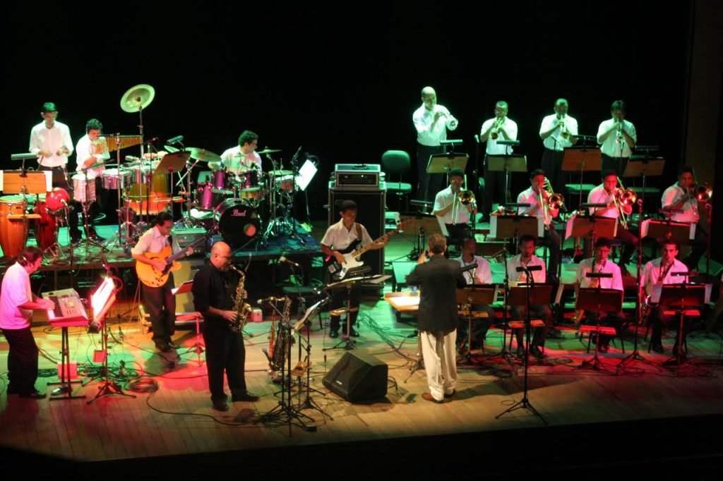 Clássicos do Natal em arranjos de jazz no Teatro da Instalação
