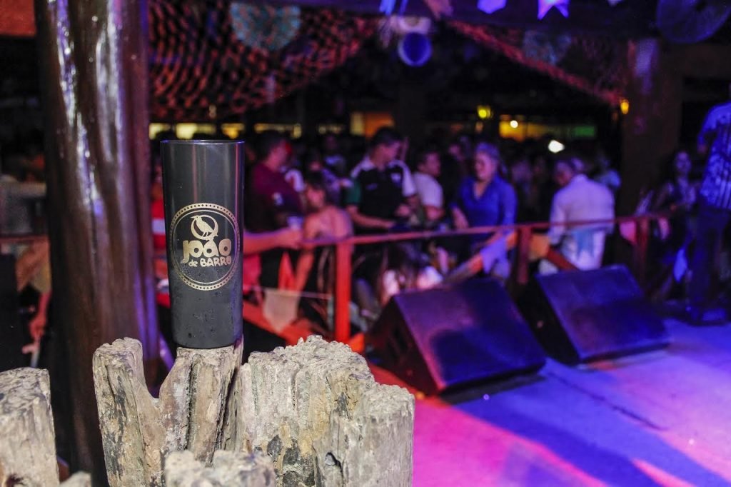 Festa para mulheres agita a véspera de feriado no João de Barro