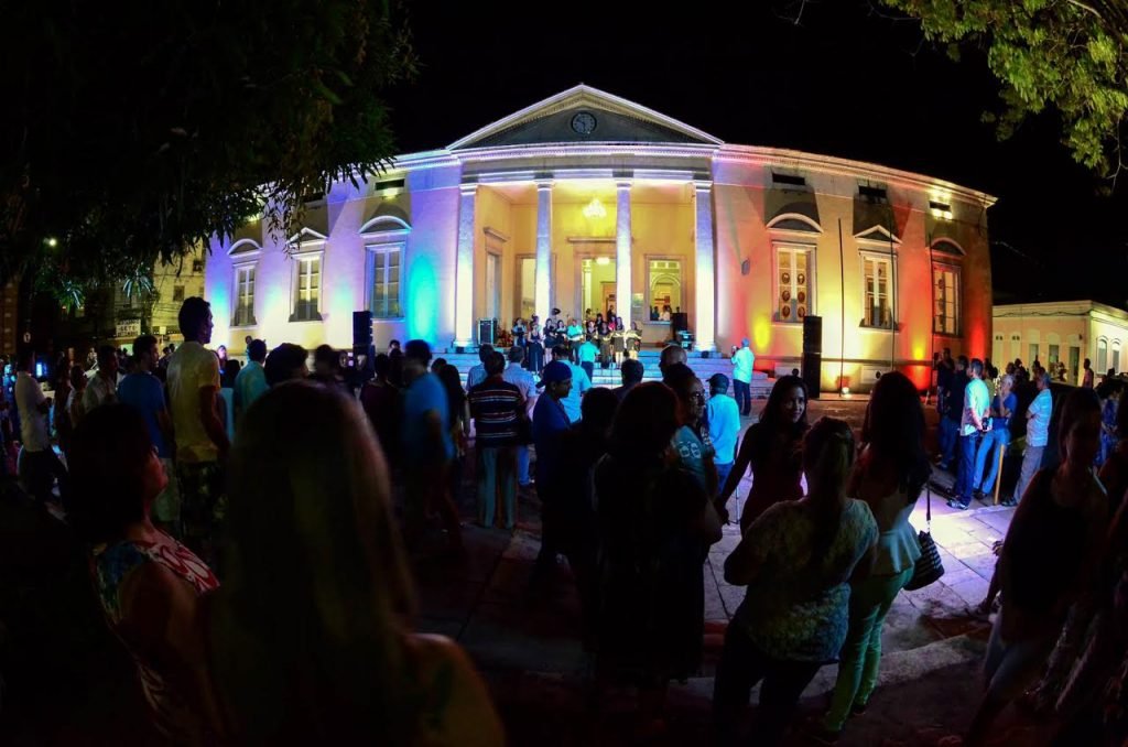 Lançamento de livro e árvore de Natal coletiva abrem programação especial no Paço