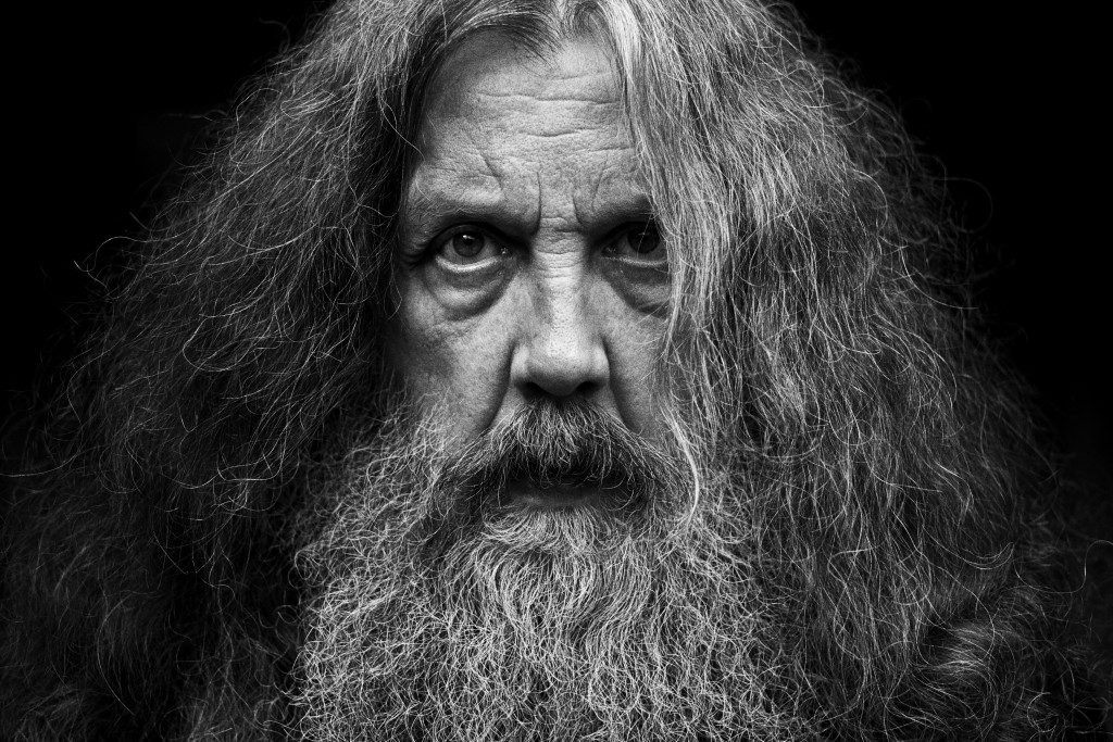 Alan Moore lança romance colossal em que passado e futuro são um só