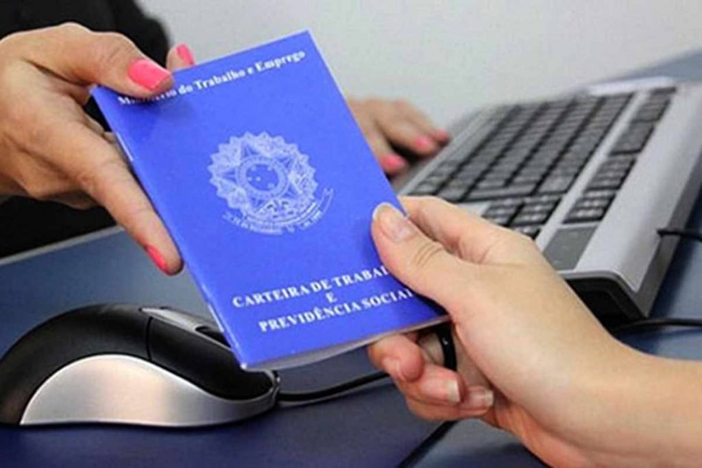 Sine Manaus fará mutirão para emissão de carteiras de trabalho