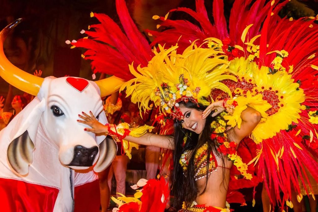 Batucada apresenta a “Noite da Rainha do Folclore”, no domingo