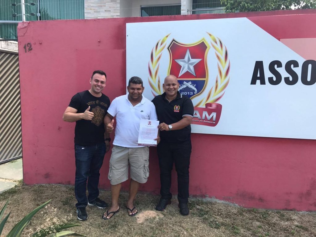 Primeiro terreno do projeto habitacional da APEAM é entregue para soldado da PM