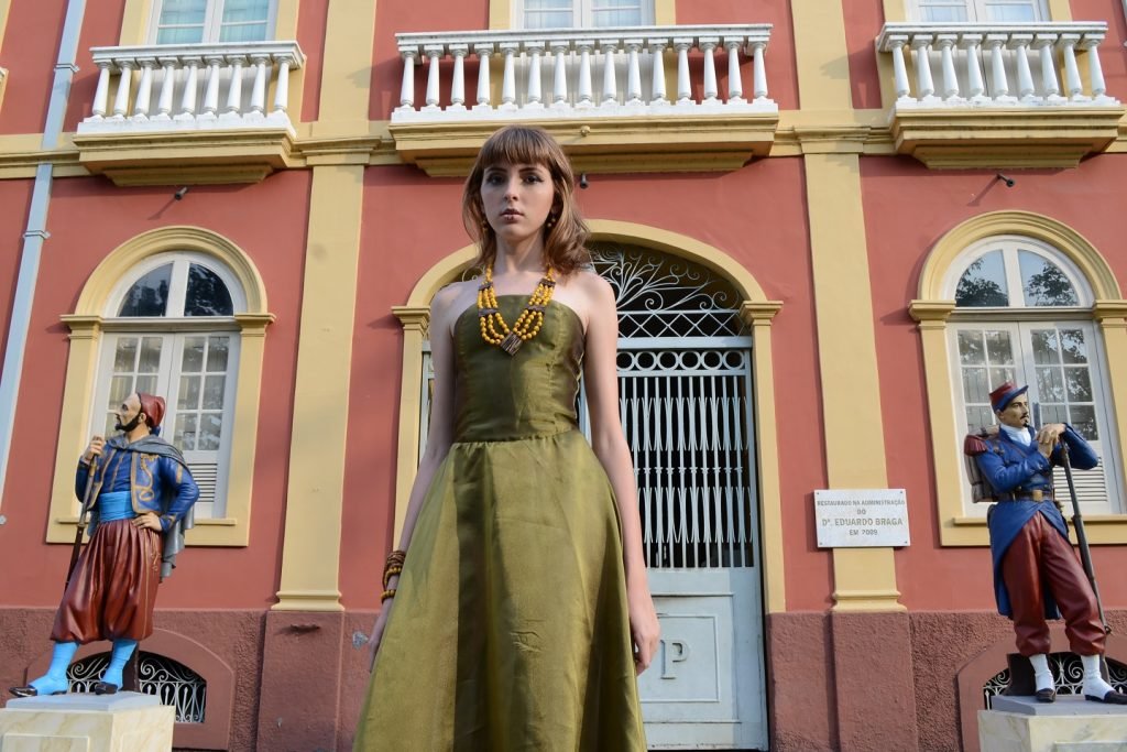 Estilistas amazonenses apresentam coleções em desfile no Palacete Provincial