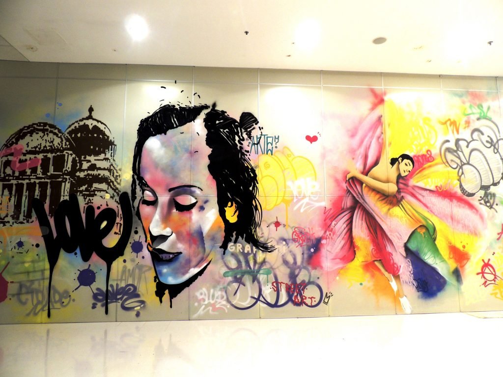 Ponta Negra transforma terceiro andar em galeria urbana em parceria com grafiteiros