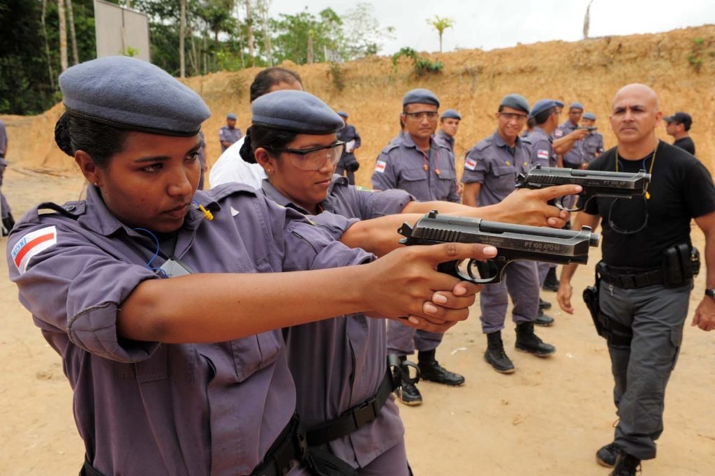 Projeto de lei quer garantir policial feminina nas delegacias pode ajudar no combate à violência contra a mulher