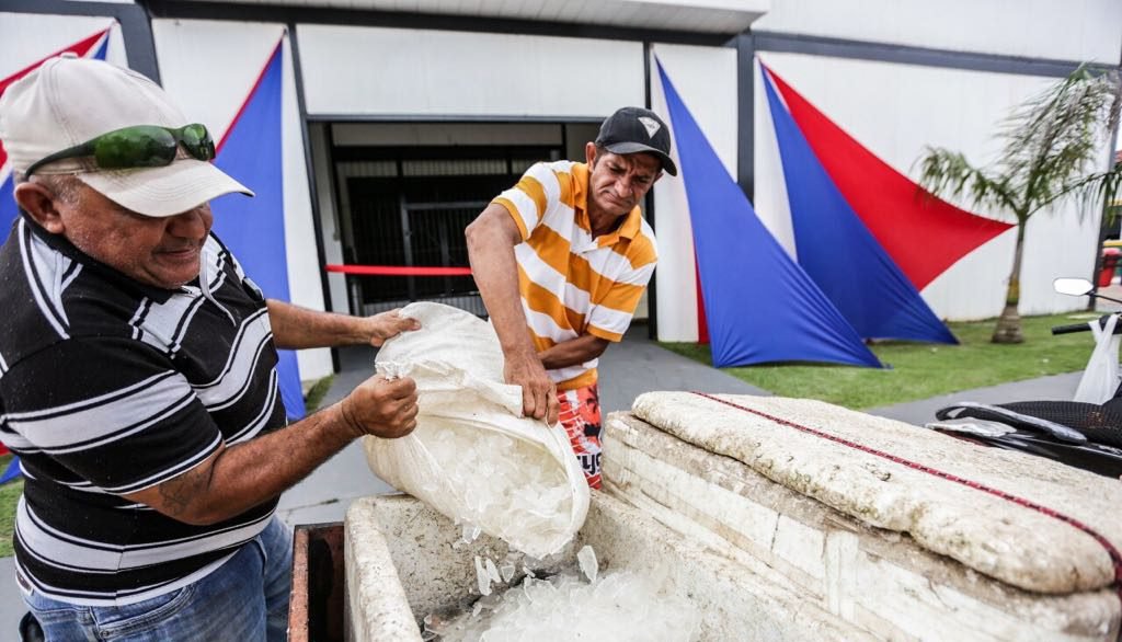 Fábrica de gelo é entregue em Iranduba e vai beneficiar mais de 2 mil pescadores