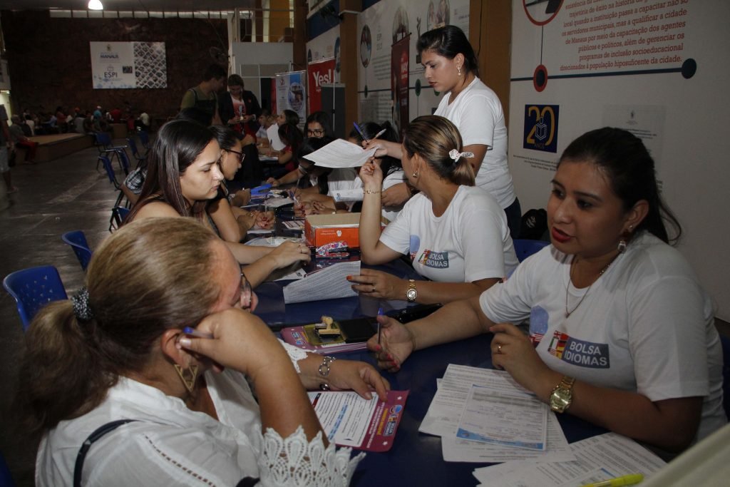 Inscrições para o Bolsa Idiomas encerram nesta sexta-feira