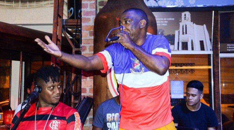 Samba, nostalgia e Carnaval com Ito Melodia em ‘Uma noite na Sapucaí’