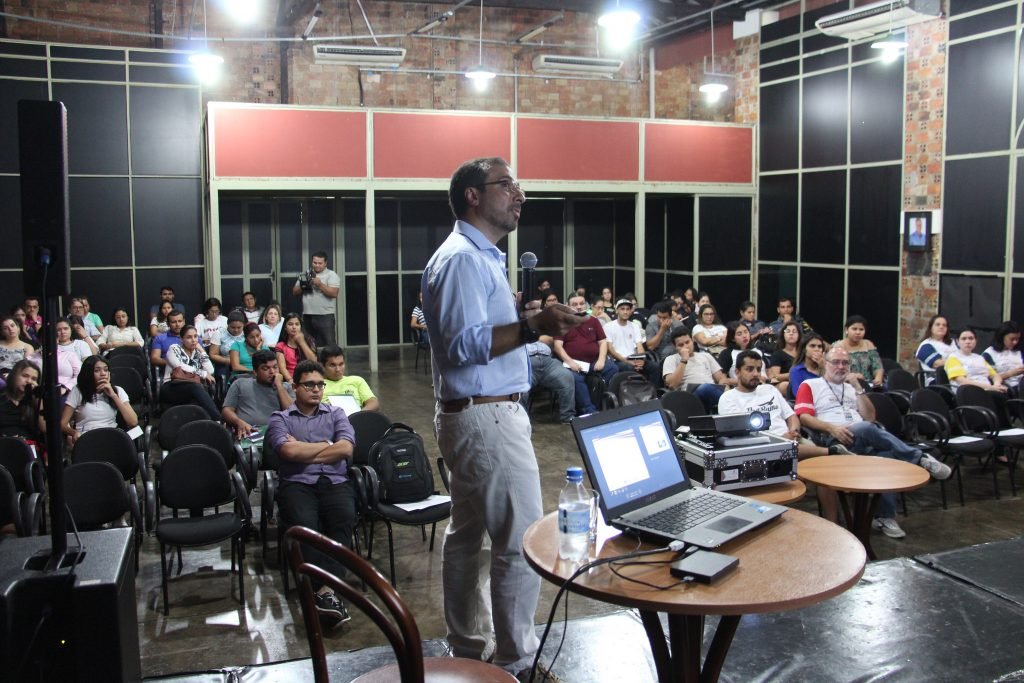 Empreendedorismo e Gastronomia são temas de palestra no Café Teatro