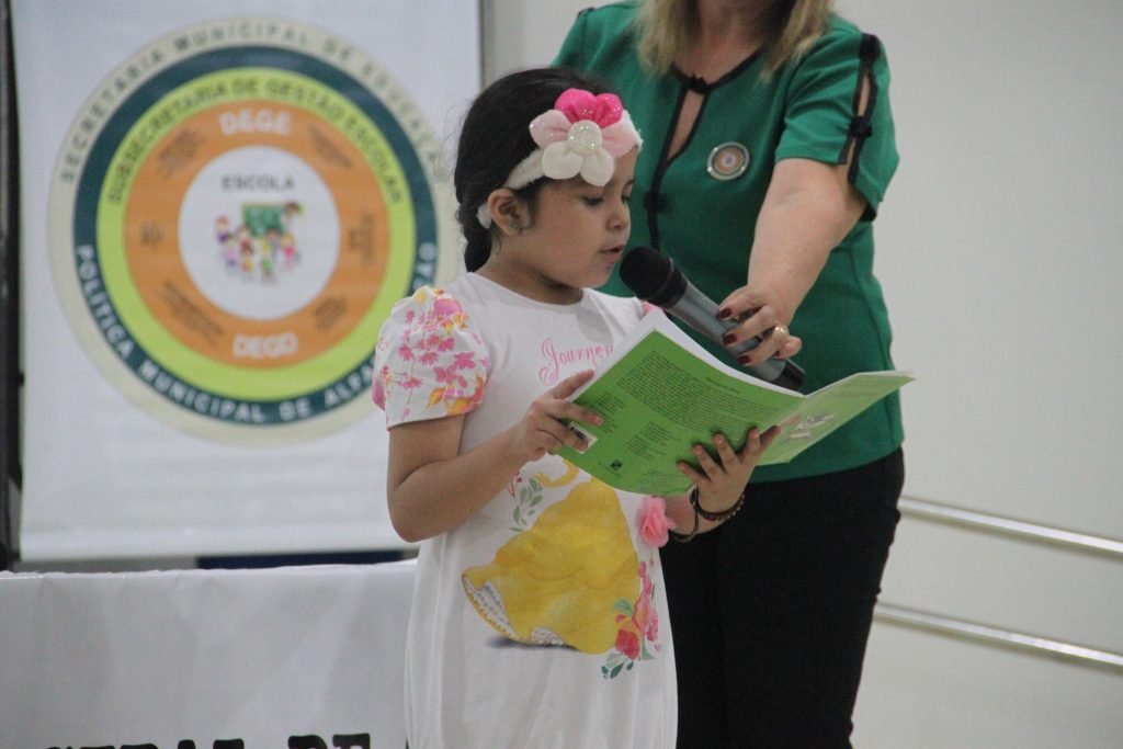 Educadores da Semed participam de 1º Seminário Municipal de Alfabetização