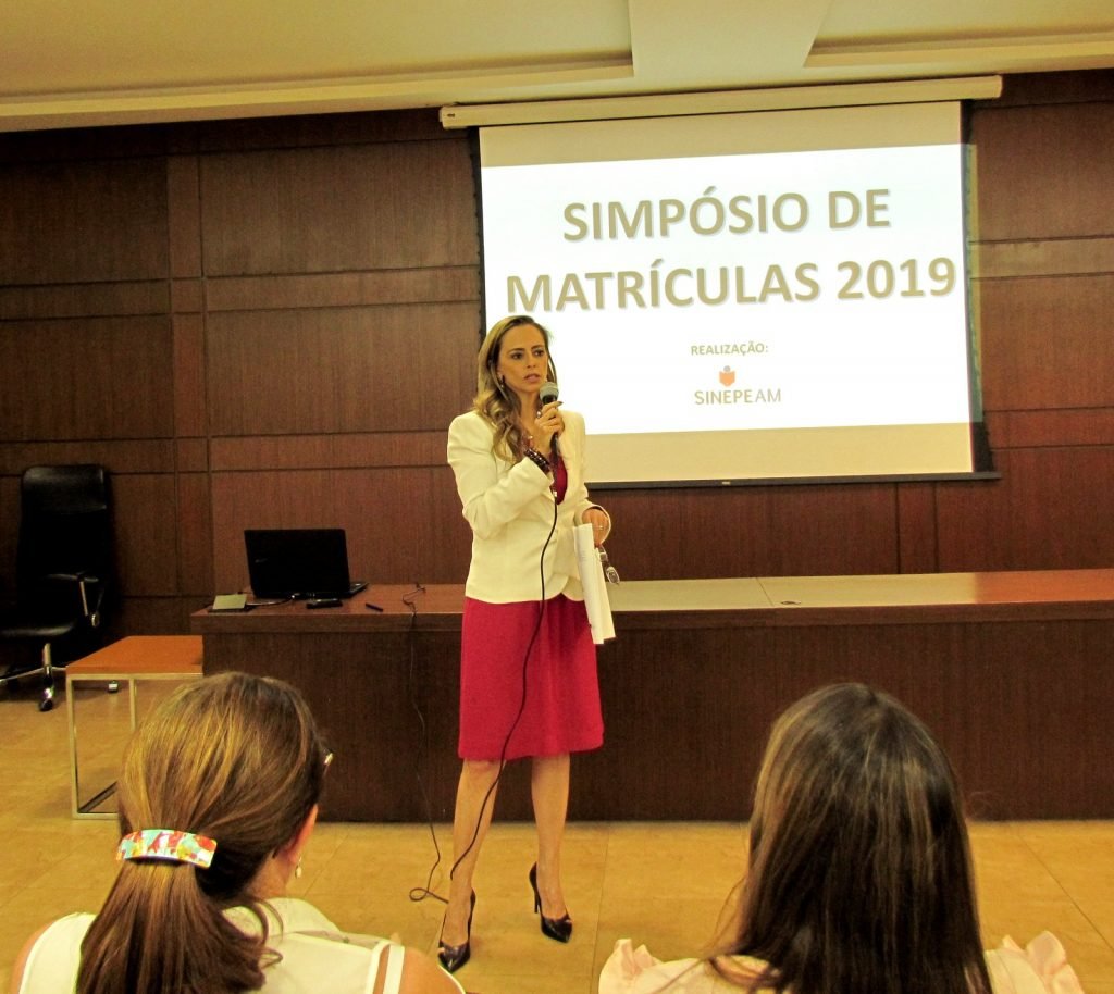Simpósio apresenta inovações às escolas