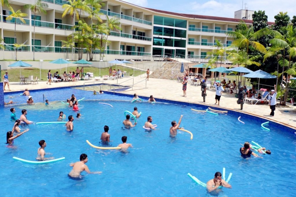 Noites temáticas e entretenimento marcam o feriado no Golf Resort