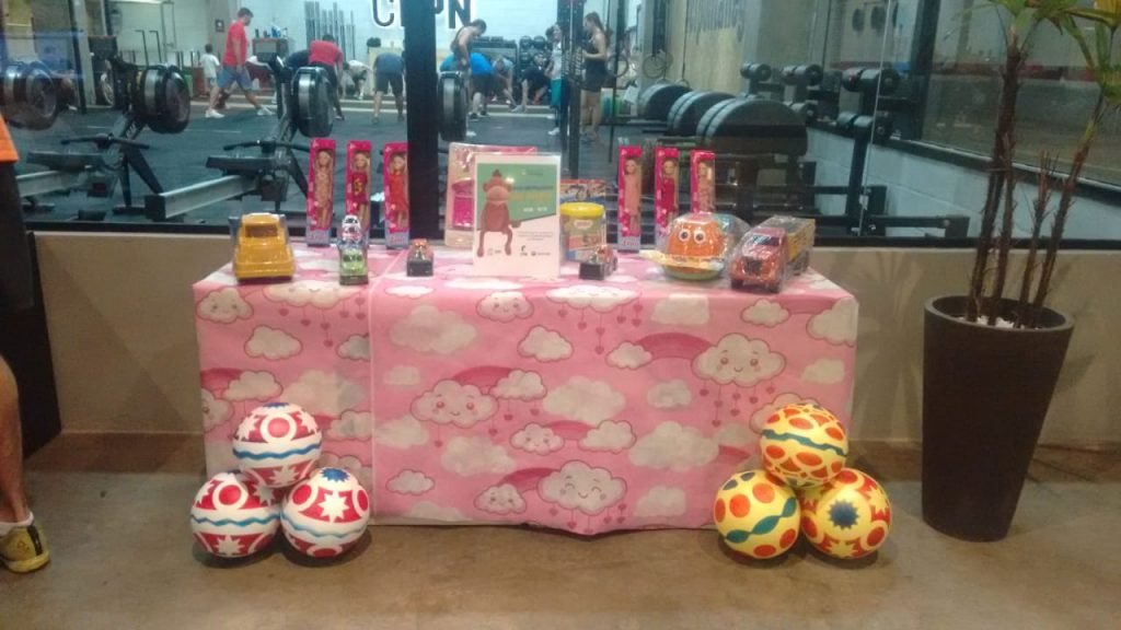 Fórmula Academia e CrossFit Ponta Negra promovem campanha de doação de brinquedos para crianças da APAE