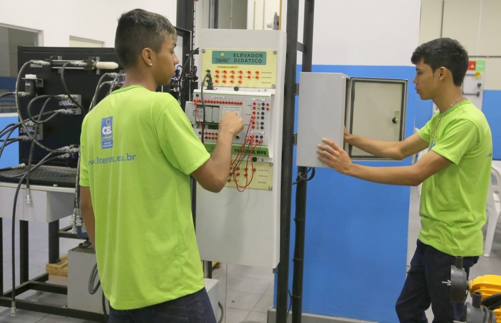 Últimos dias para inscrição no Concurso de Bolsa de Estudos do Centro de Ensino Literatus