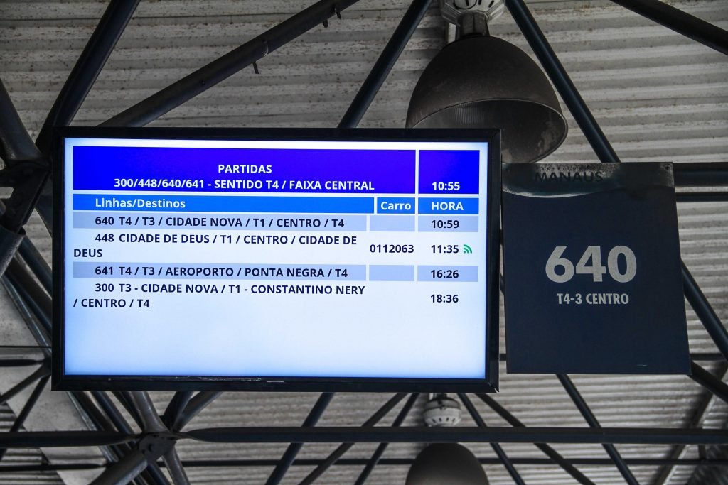 Sinetram instala monitores para mostrar o tempo de chegada de ônibus no T3