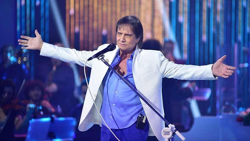 Rei Roberto Carlos fará live com show no Dia das Mães