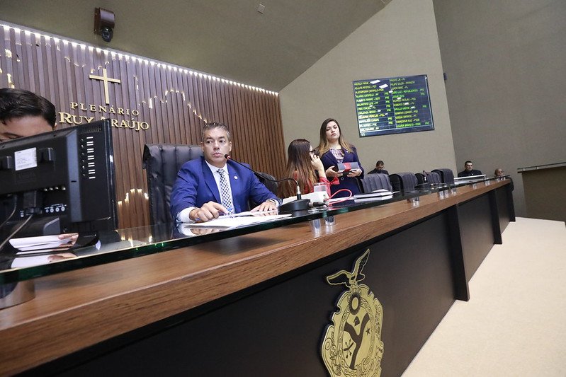 Inicia a tramitação do pedido de impeachment de Wilson Lima na Assembleia