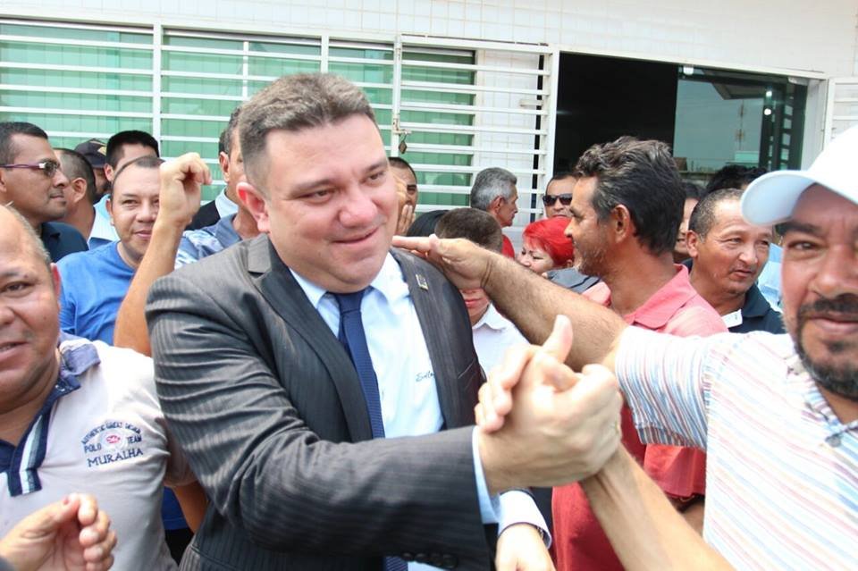 Andreson Souza, prefeito de Autazes, pagará mais de R$ 3 milhões para recapeamento de ruas