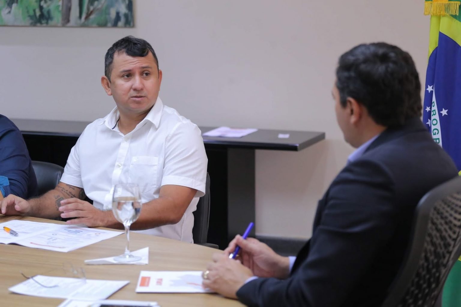 Prefeito de Juruá vai gastar R$ 6,7 milhões para asfaltar apenas um bairro