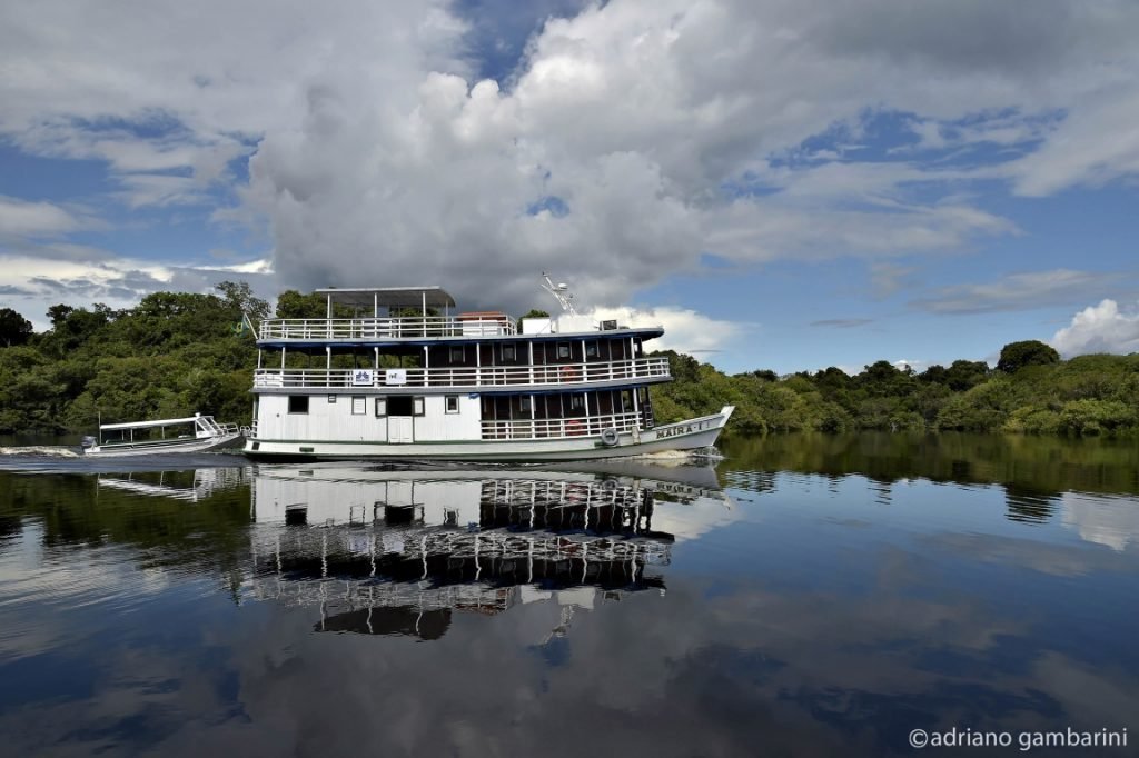 Livro faz jornada com fotos e relatos pela memória do Rio Negro