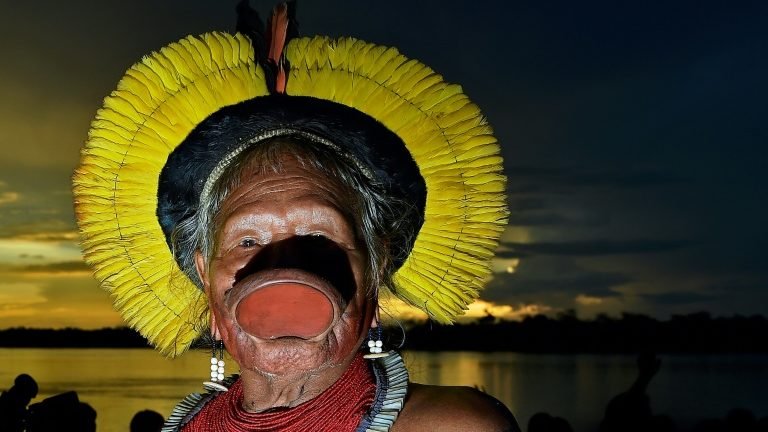 A “missão final” de Raoni para salvar a Amazônia