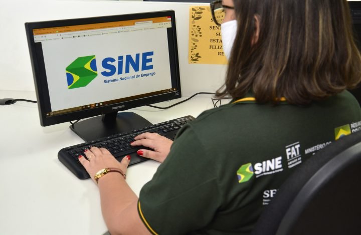 Sine Manaus oferta 12 vagas de emprego nesta sexta-feira (12)