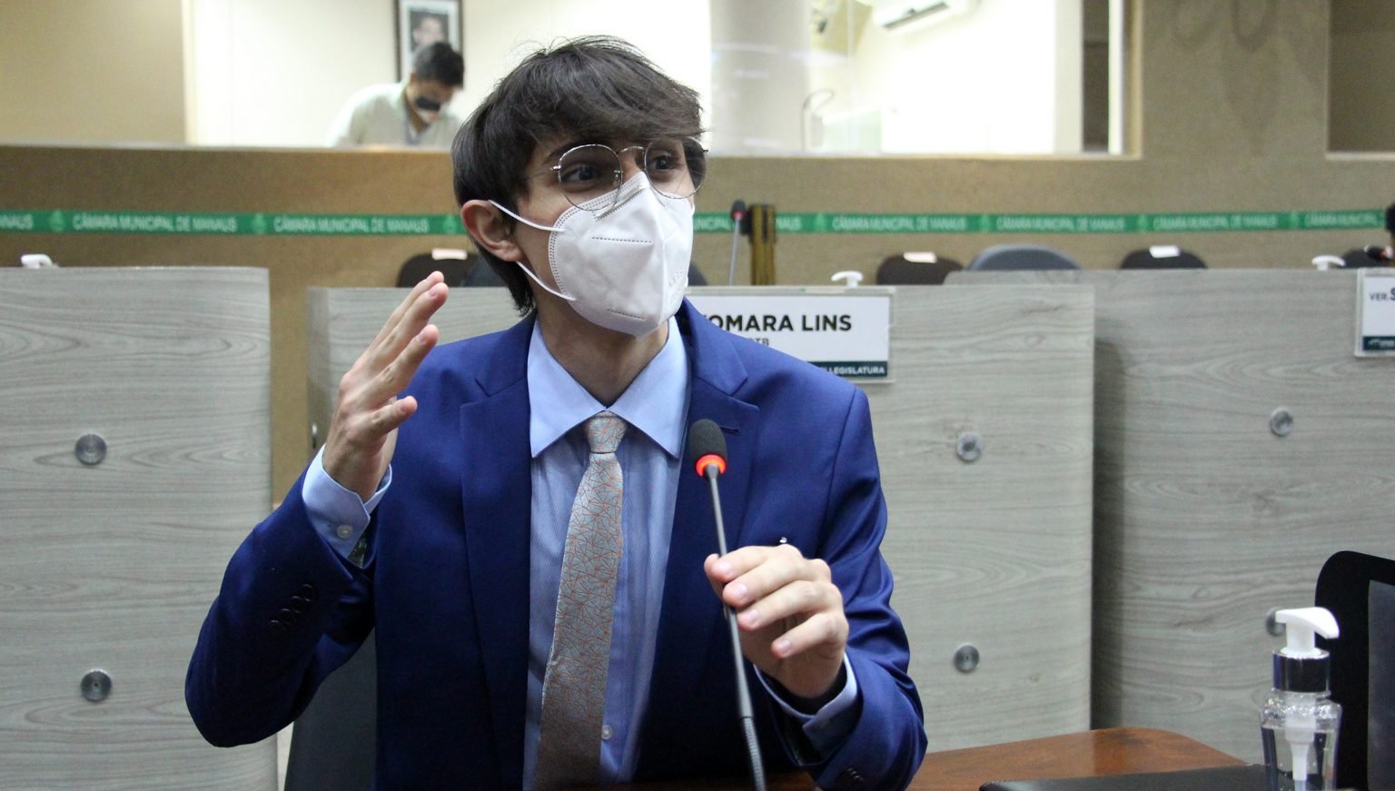 Após polêmica em seleção, Amom volta a lançar processo seletivo com apenas cinco vagas