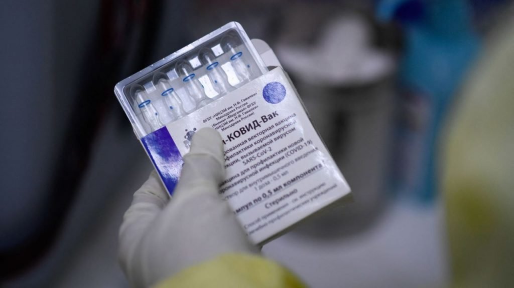 Governo Federal autoriza dispensa de licitação para comprar vacinas russa e indiana