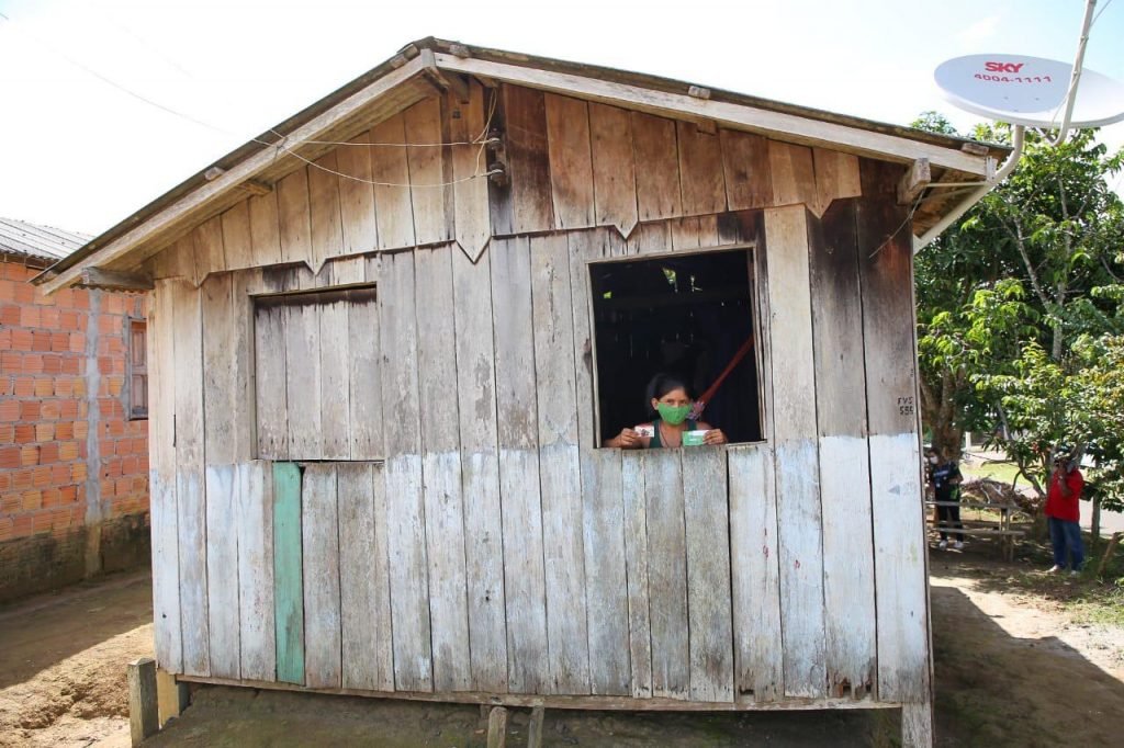 Cartões do Auxílio Estadual começa a ser entregue na região do Baixo Amazonas