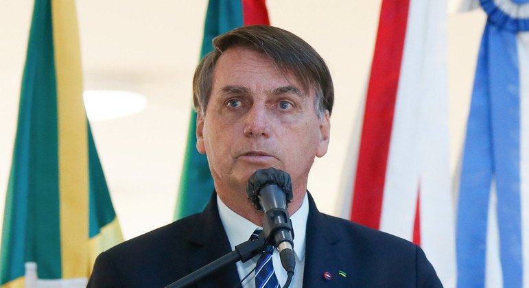 Homenagem a Bolsonaro na Aleam divide esquerda e direita no AM
