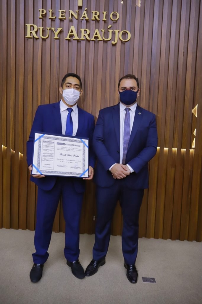 Aleam concede título de cidadão do Amazonas a Ricelli Pontes