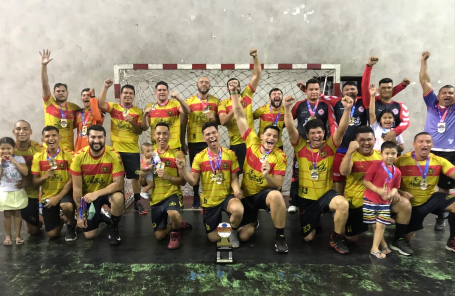 Zezão conquista a Taça Laércio Miranda de Handebol Adulto masculino