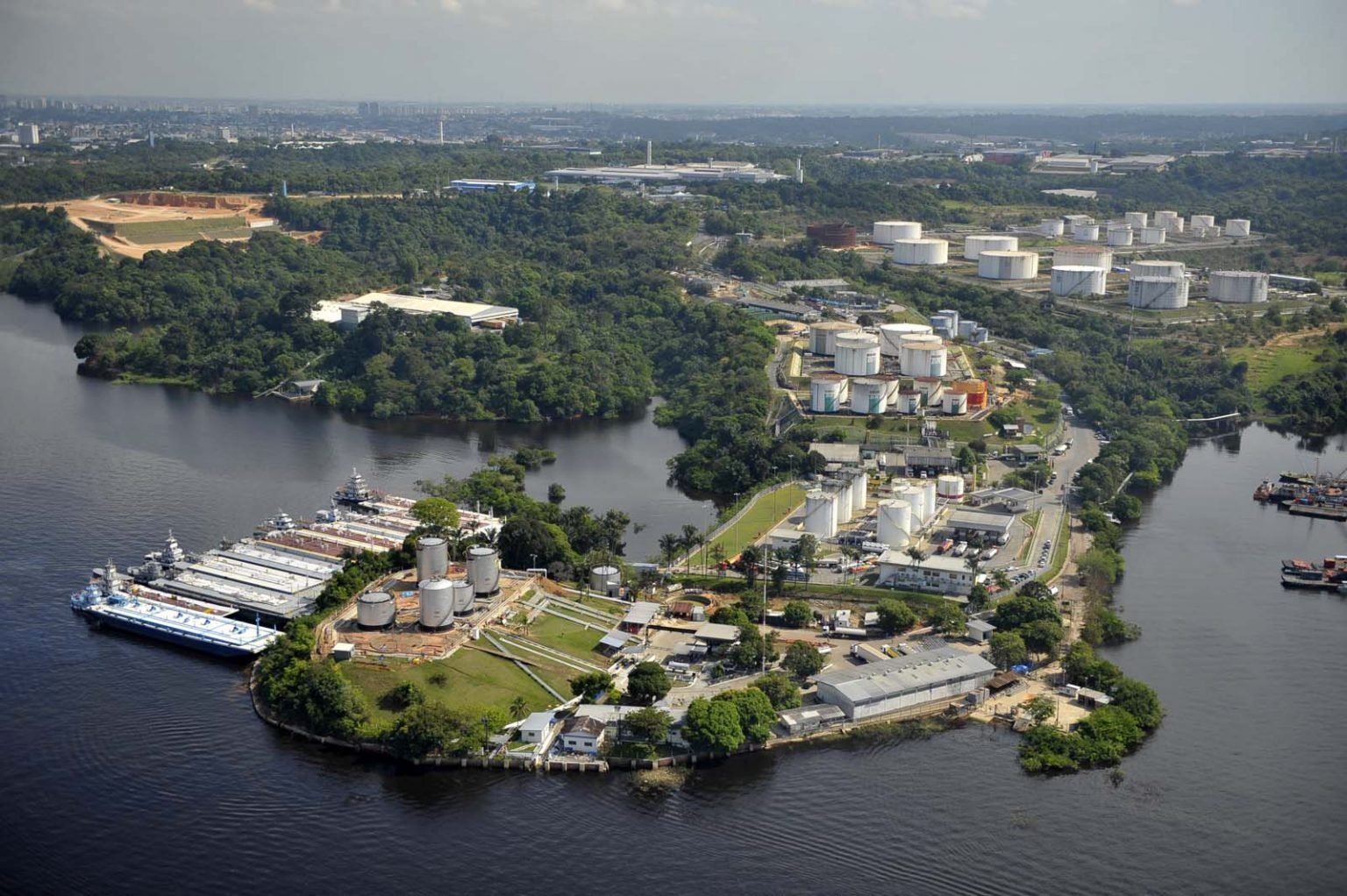 Grupo ATEM compra refinaria Reman por quase R$ 1 bilhão