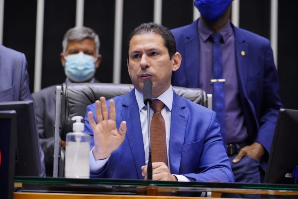 Ramos quer sair do PL sem perder mandato e vice-presidência da Câmara