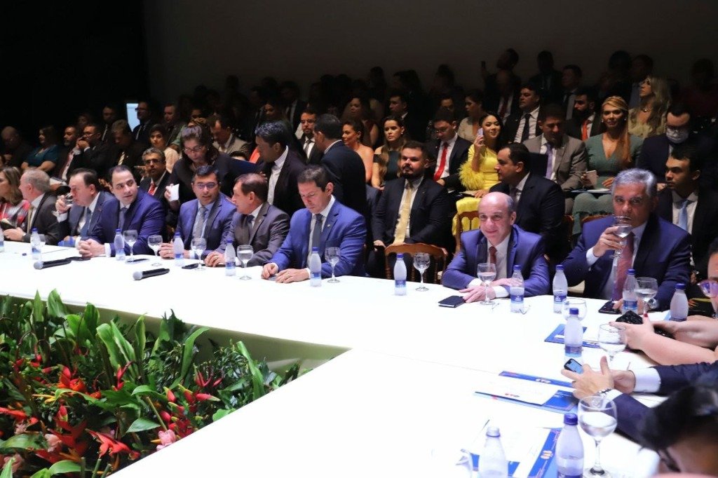 Presidente do TCE-AM prestigia posse de membros da OAB/AM