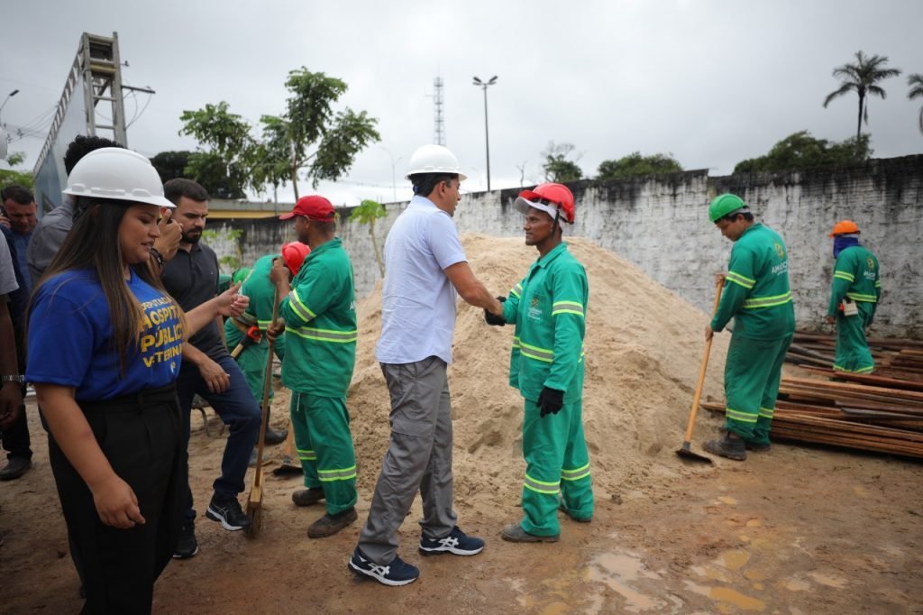 Wilson Lima assina ordem de serviço para construção do primeiro hospital público veterinário do Amazonas