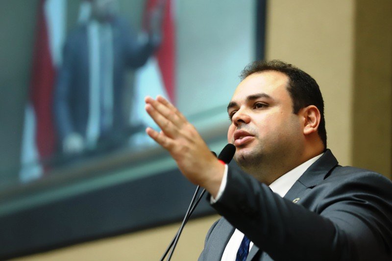 Deputado Roberto Cidade defende necessidade de redução no preço dos combustíveis no Amazonas