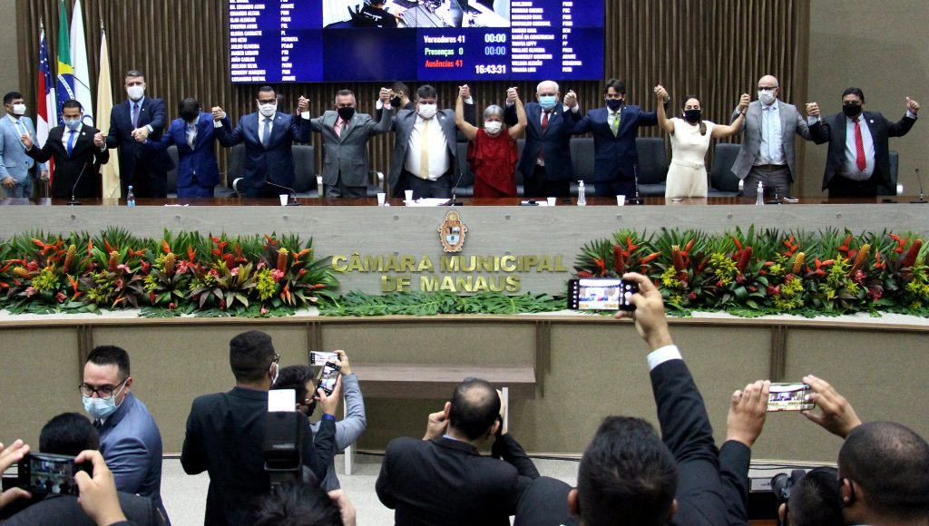 Vereadores de Manaus vão ao Paraná, com tudo pago, para conhecer bueiros