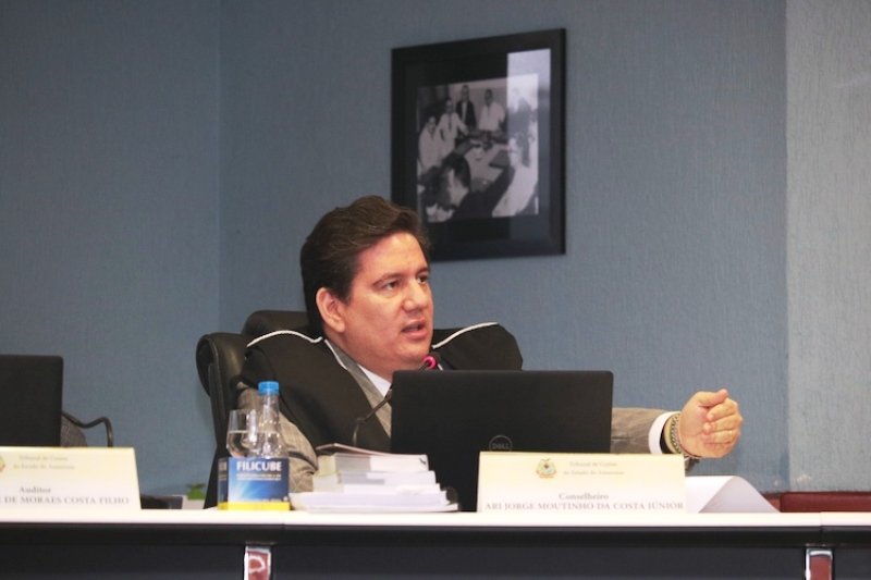 Conselheiro do TCE-AM suspende shows de artistas nacionais em Borba