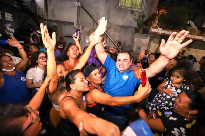 Moradores das zonas Oeste e Centro-Oeste de Manaus declaram apoio ao deputado estadual Roberto Cidade
