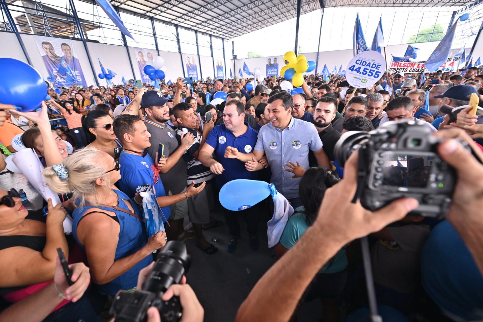 Roberto Cidade leva multidão ao lançamento oficial de campanha à reeleição