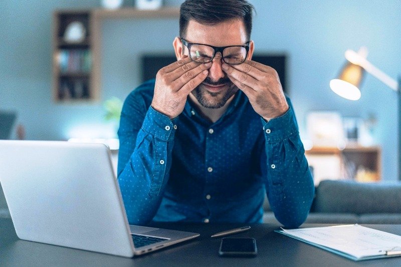 Queima Completa (Burnout): Como o esgotamento no trabalho prejudica a nossa vida