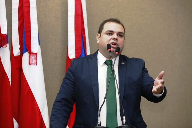 Agressão a Roberto Cidade é considerada violência contra todo o parlamento estadual e prefeito de Borba deve perder Medalha Ruy Araújo