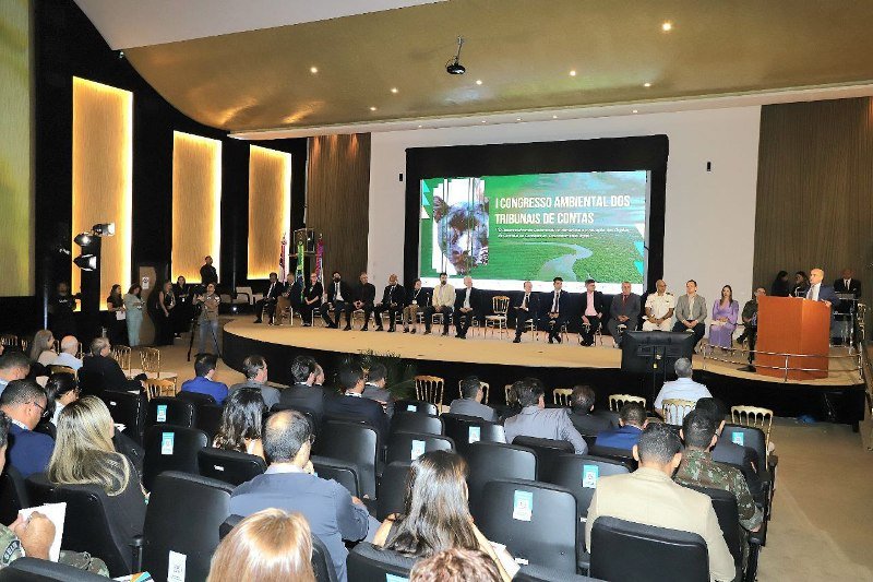 TCE-AM participa de parceria entre a Atricon e TCE-RO para lançar e-book de controle da gestão florestal